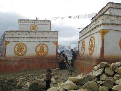 TREKKING IN MUSTANG 2010